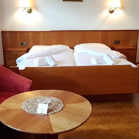 Weisses Roessl Bed & Breakfast Appiano Sulla Strada Del Vino Ngoại thất bức ảnh