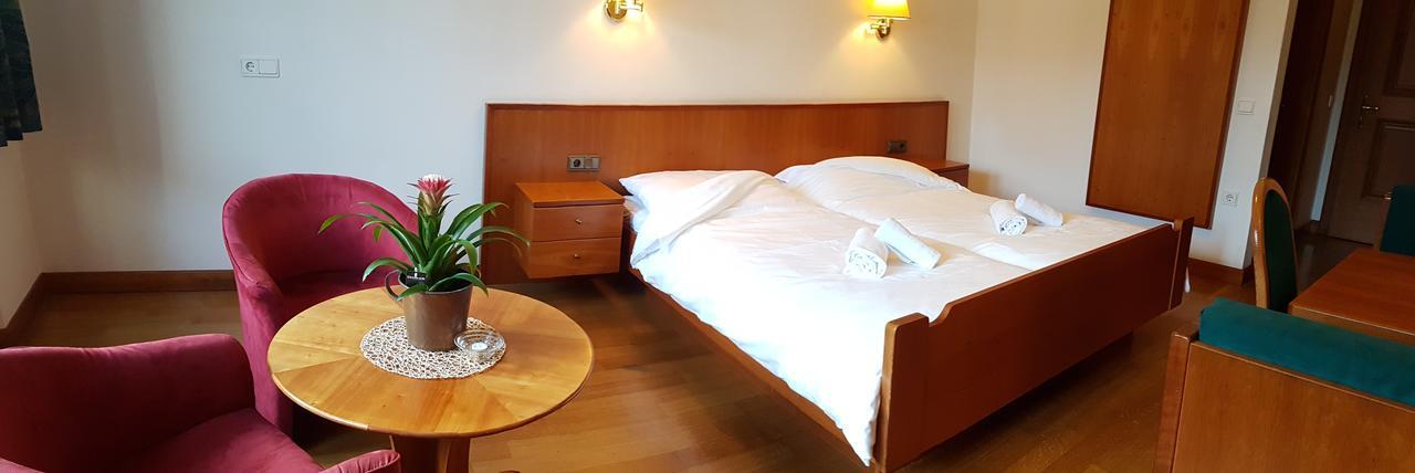 Weisses Roessl Bed & Breakfast Appiano Sulla Strada Del Vino Ngoại thất bức ảnh